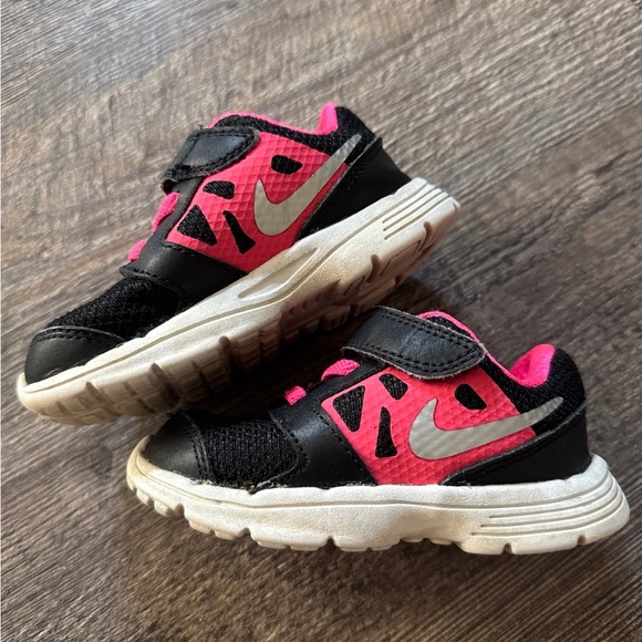 Nike Other - Nike Kids Sneakers in Black and Pink